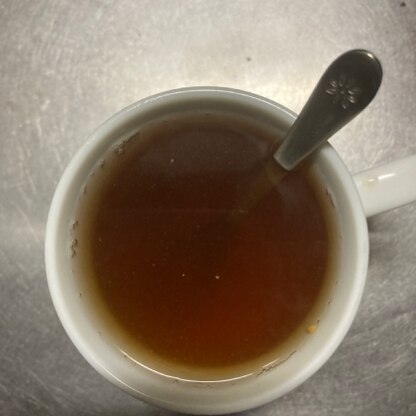 ちょい寒い日は紅茶ですね。生姜で温まり、蜂蜜でほっこりしました^ - ^。